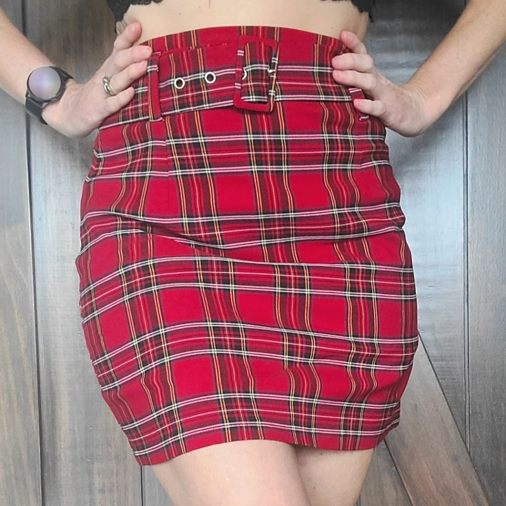 Belted plaid skirt